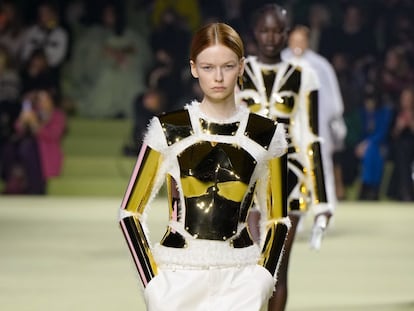 Las heroínas futuristas de Balmain