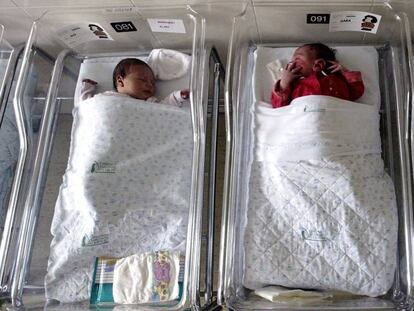 Ni&ntilde;os reci&eacute;n nacidos en el Hospital Cl&iacute;nico de Barcelona.
 