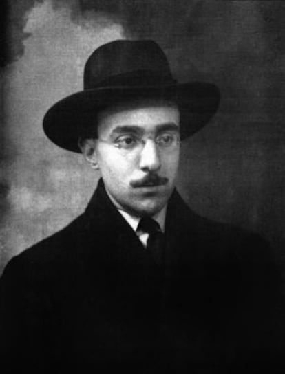 El escritor Fernando Pessoa en 1914, a los 26 a&ntilde;os de edad.