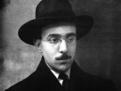 El escritor Fernando Pessoa en 1914, a los 26 a&ntilde;os de edad.