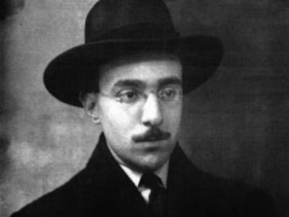 El escritor Fernando Pessoa en 1914, a los 26 a&ntilde;os de edad.