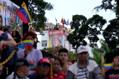 Desde distintos puntos de la ciudad de Caracas, seguidores de Nicolás Maduro se dirigieron hacia el Palacio de Miraflores.