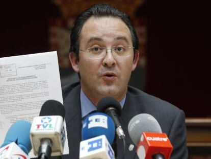 El alcalde de Leganés da una rueda de prensa para explicar la posición del Ayuntamiento sobre Space Fest 2013