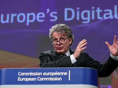 El comisario Thierry Breton durante una rueda de prensa el pasado mes de febrero en Bruselas.