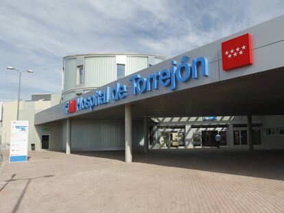 Puerta de acceso al Hospital de Torrejón de Ardoz.