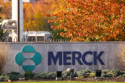 Logo de la farmacéutica estadounidense Merck, conocida fuera de Estados Unidos como MSD, en su sede en Kenilworth (Nueva Jersey).