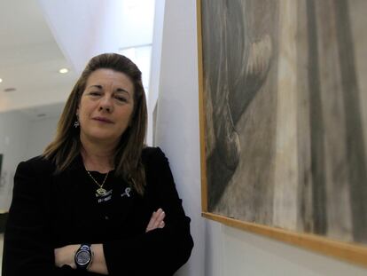 La presidenta de la Asociación 11-M Afectados del Terrorismo, Pilar Manjón, en la exposición de homenaje a las víctimas en Fuenlabrada.