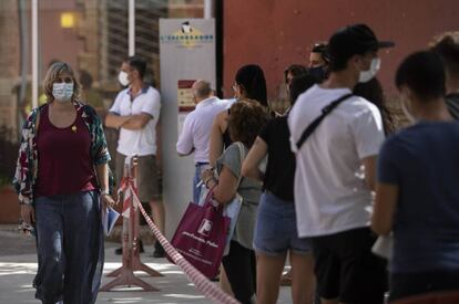 La consellera de Salut, Alba Vergés, en una visita a Vilafranca del Penedès.