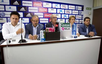 La junta directiva de Osasuna, durante la rueda de prensa en la que explicaron los motivos de la alineación de Unai García.