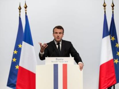 El presidente francés rechaza la cooficialidad de la lengua, los límites al acceso a vivienda para los no-residentes y la amnistía para los presos en un discurso en la isla