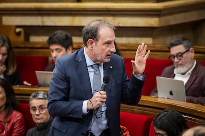 El consejero de Justicia, Ramon Espadaler, durante una sesión de control en el pleno del Parlament.