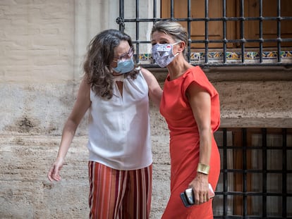 La vicepresidenta del Gobierno Yolanda Díaz con la vicepresidenta del Consell, Mónica Oltra, en la última visita de la primera a Valencia, en septiembre.