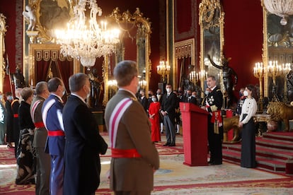 El rey Felipe VI se dirige a los mandos militares, durante la celebración de la Pascua Militar el pasado día 6 en el Palacio Real de Madrid.