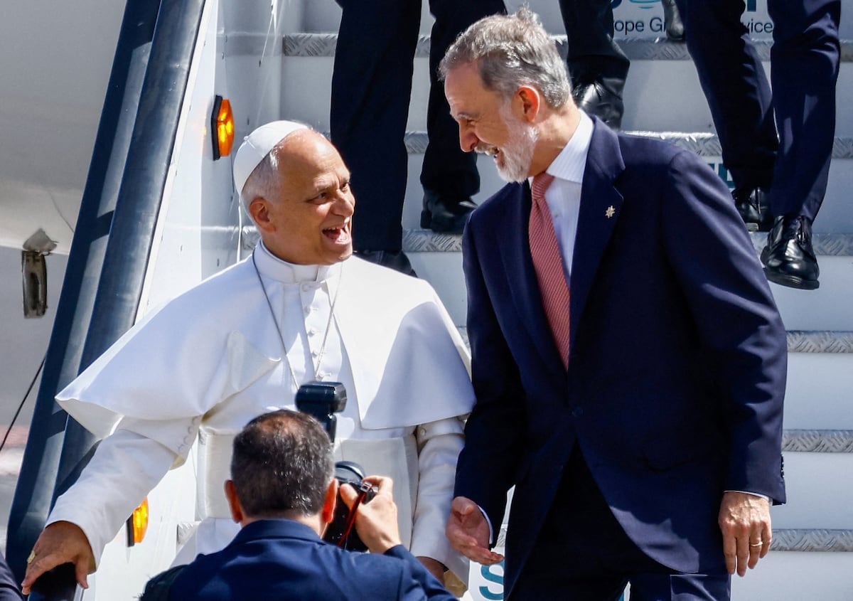 Visita del papa León XIV del 12 de junio de 2026 | El avión militar que ...