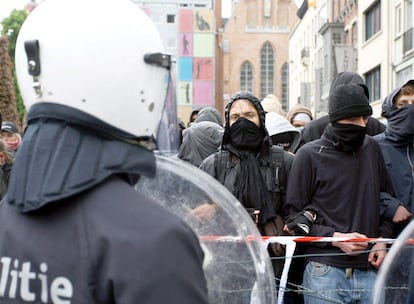 Un grupo de estudiantes se manifiesta en Lovaina contra el proceso de Bolonia.