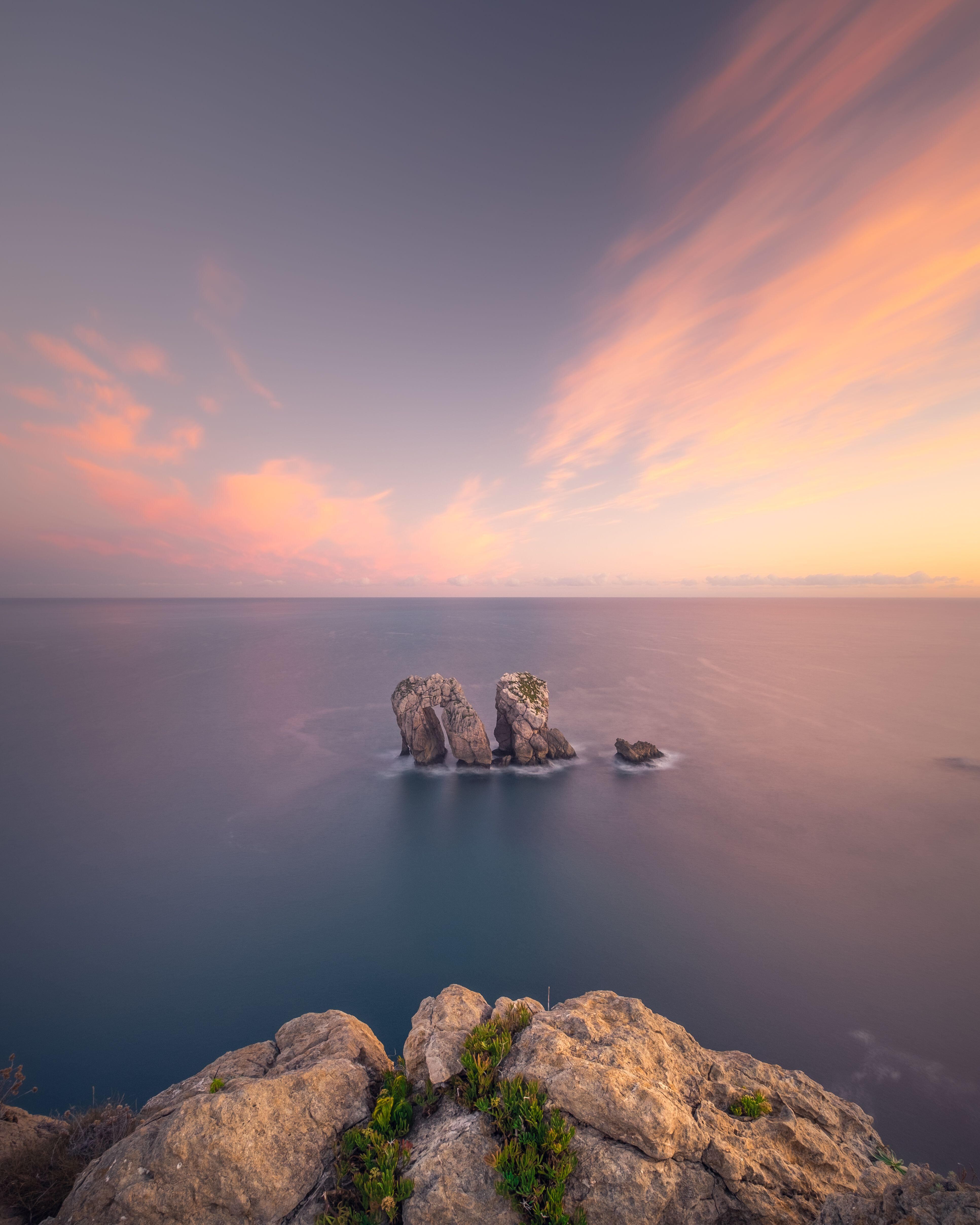 Vista de la llamada Puerta de Liencres o 'urro' del Manzano, en la Costa Quebrada.