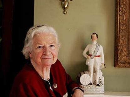 La escritora inglesa P. D. James (Oxford, 1920), en su casa de Londres.