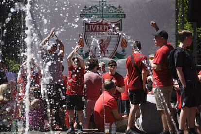 Aficionados del Liverpool en la ciudad de Kiev (Ucrania) antes de la final de la Champions League, el 26 de mayo de 2018.