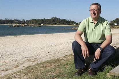 José Blanco, secretario de Organización del PSOE, en la isla de Arousa (Pontevedra), donde pasa las vacaciones.