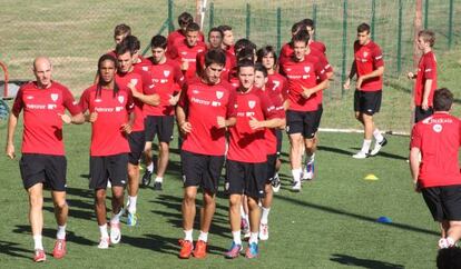 Un momento del entrenamiento del Athletic, ayer en Lezama.