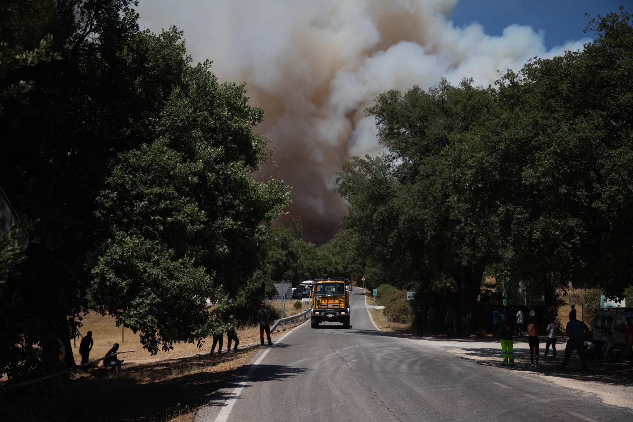 El incendio ha provado el corte de dos carreteras (Ayuntamiento de Grazalema)