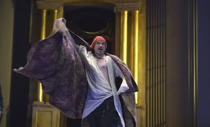 El actor Nancho Novo en la representación teatral de 'Salvatore rosa o el artista'.