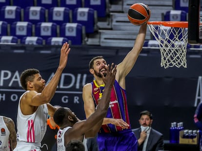 Mirotic lanza ante Tavares y Garuba