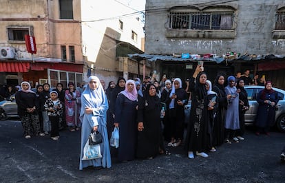 Mujeres tras el entierro de Jihad Maharaj Ibrahim Shehadeh, Izz al-Din Raed Hussein Awad, Qasim Muhammad Rajab y Moamen Saed Mahmoud Balawi, el  6 de octubre, en Tulkarem (Cisjordania).
