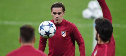 Griezmann, durante el entrenamiento en Leverkusen.