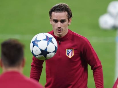 Griezmann, durante el entrenamiento en Leverkusen.