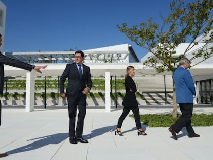 Miembros de las fundaciones Ortega y Rubinos, en las nuevas instalaciones