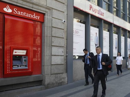 Sucursales de Santander y Popular en Madrid en una imagen de 2013.