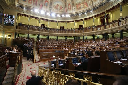 Vista del hemiciclo del Congreso al inicio de la sesión constitutiva de las Cortes Generales de la XII legislatura.