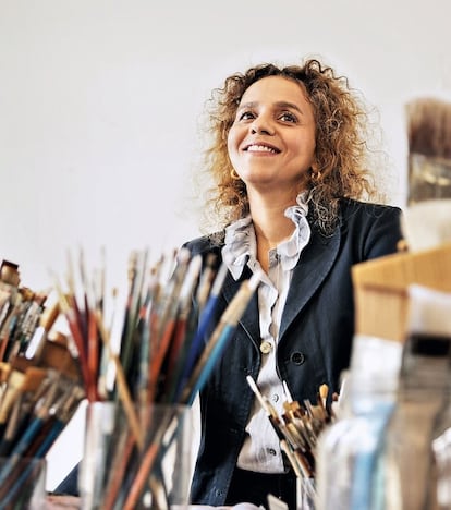 La artista brasileña Beatriz Milhazes, en su estudio de Río de Janeiro.