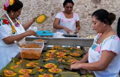 Cocineras del restaurante La Chaya Maya, en Mérida (México).