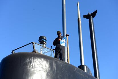 Un tripulante del submarino militar ARA San Juan en Buenos Aires, en junio de 2014. 