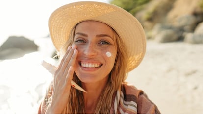 Bescherm jezelf deze zomer tegen de zon. GETTY IMAGES.