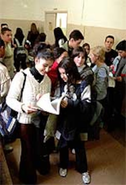 Alumnos en el instituto Sant Josep de Calasanz de Barcelona.