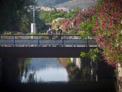 Depuradora de Castelldefels que provoca vertidos de aguas fecales en la zona húmeda de Olles de Rei.