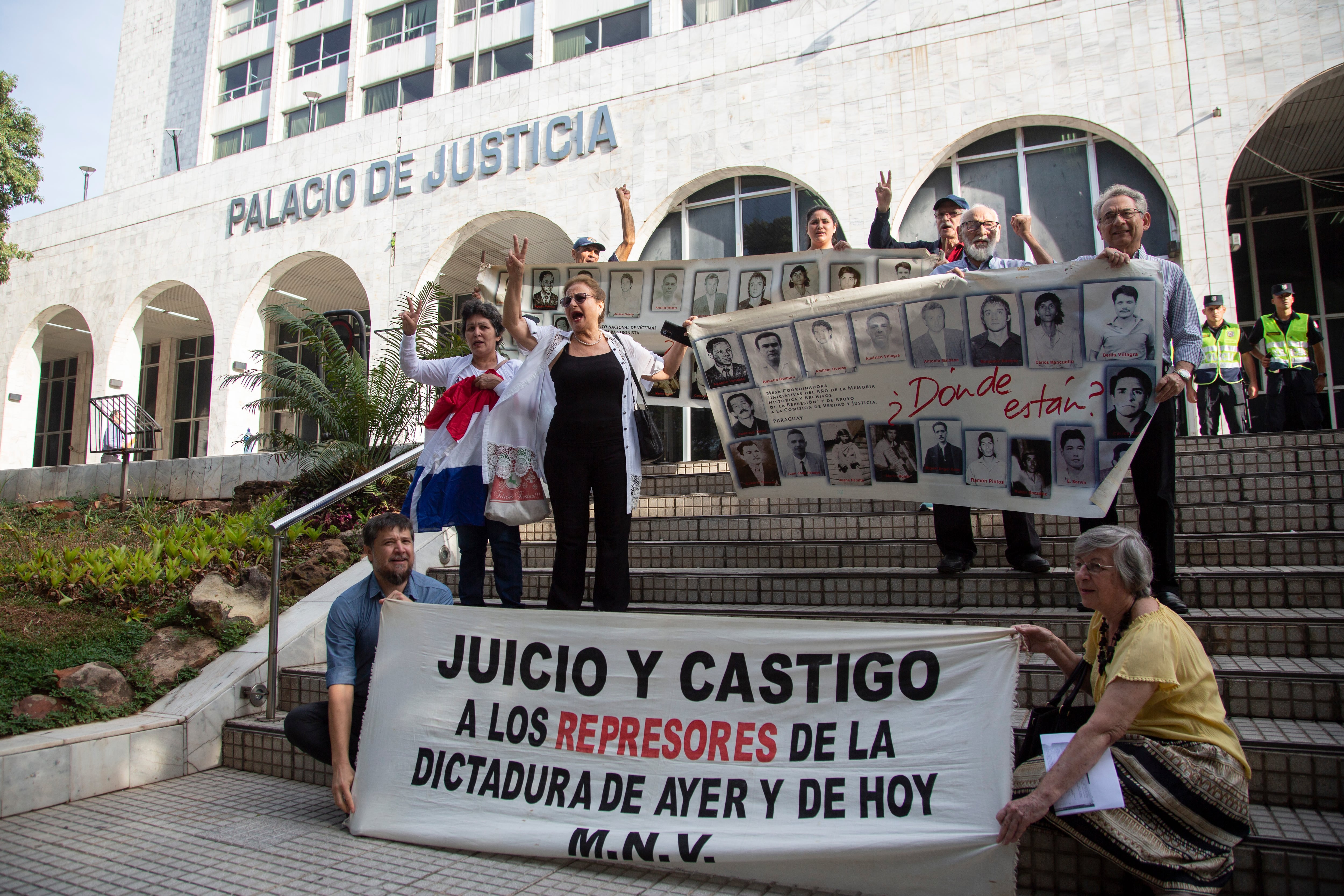 La Justicia paraguaya condena 50 años después a tres torturadores de la dictadura de Stroessner