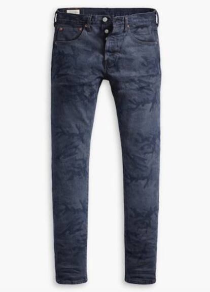 Si Levi's® y Timberlake se convirtieron en mitos cuando ni siquiera había algo tan globali- zador como Internet, ahora toca rebuscar en el espíritu nacional. Pero no con banderas. Fresh Leaves añade a la estética vintage de las zonas rurales la propor- ción del hip hop noventero de la Costa Este. ¿La pieza favorita de Justin? El vaquero 501 en color negro. Y de corte slim.