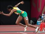 Elaine Thompson-Herah, of Jamaica, starts a women's 200-meter semifinal at the 2020 Summer Olympics, Monday, Aug. 2, 2021, in Tokyo. (AP Photo/Matthias Schrader)