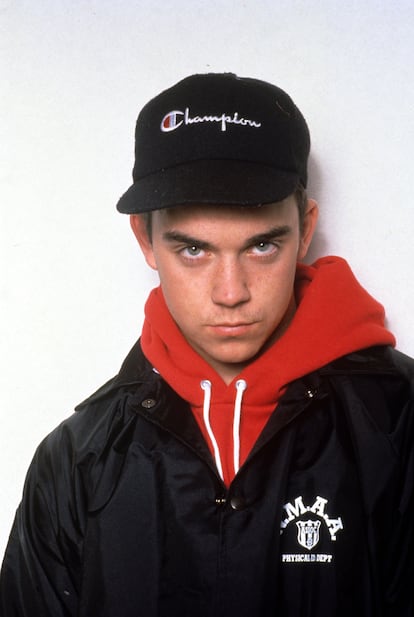 Un Robbie Williams adolescente fotografiado en 1991, cuando comenzaba con la banda Take That.