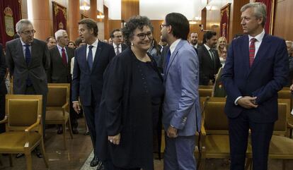 Milagros Otero, en el centro, el día de su toma de posesión como Valedora.