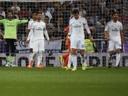 Diego L&oacute;pez gesticula tras el gol de Parejo