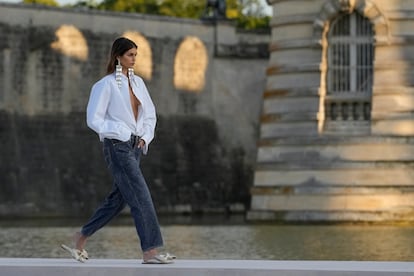 La modelo Kaia Gerber, en el desfile de alta costura de Valentino, el miércoles.