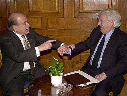 Jordi Pujol y Jorge Semprún, ayer en Madrid, poco antes de la entrega del Premio Blanquerna.