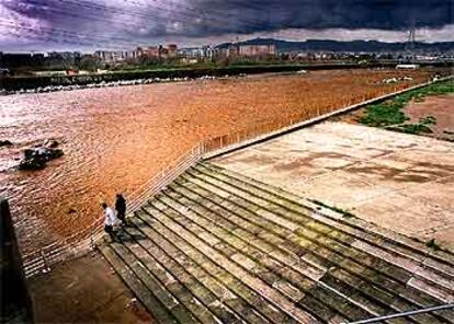 El río Besòs, a su paso por Amposta.