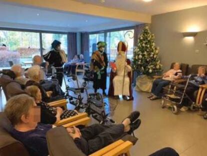 Imagen de la visita de San Nicolás a una residencia de ancianos de Bélgica en los primeros días de diciembre.