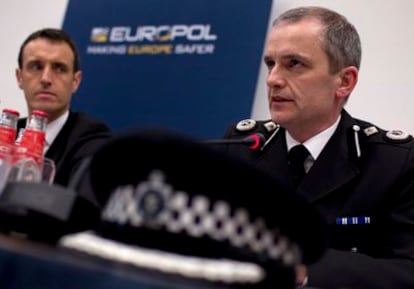 Robin Wainwright, director de Europol, da explicaciones en la rueda de prensa de la operación contra la pedarastia.